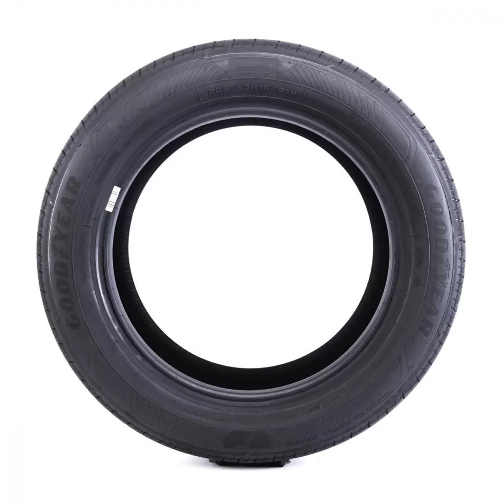 235/55R19 GOODYEAR EFFICIENTGRIP 2 SUV TIRE
